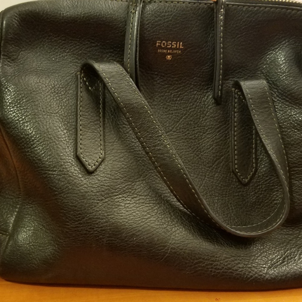 Fossil purse